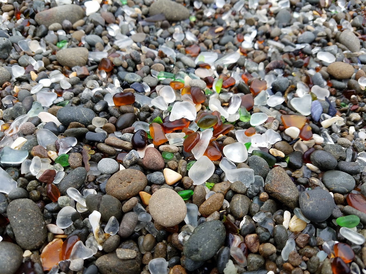 Glass Beach la spiaggia di vetro in California ViaggiareSereni.it